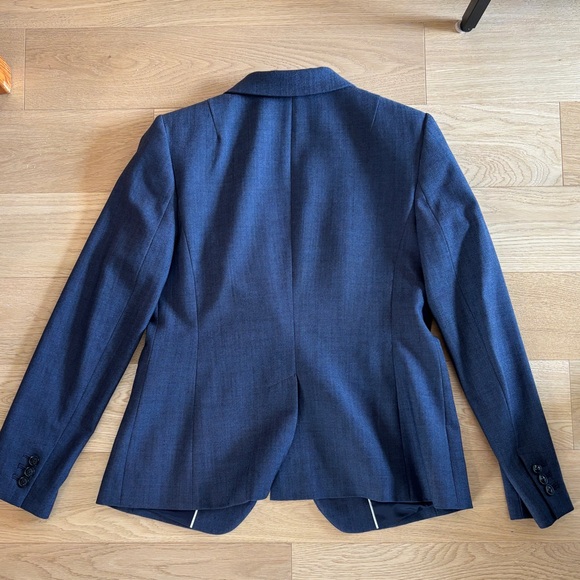 Banana Republic Lightweight Wool Blazer Navy Size 4 Petite - Picture 3 of 7